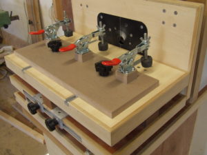 Parralel fence horizontal router table