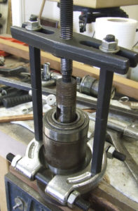 Wadkin 12AGS removing bearings Wadkin 12AGS removing bearings